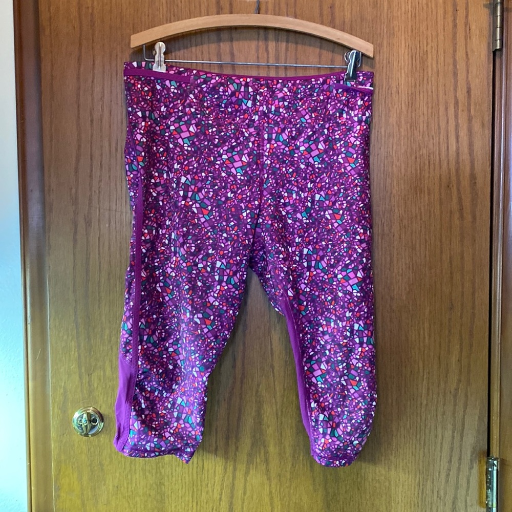 Knee length LuluLemon leggings size 12